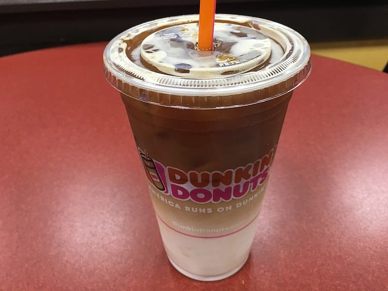 File:Dunkin Donuts Latte Macchiato, Iced (29622974512).jpg